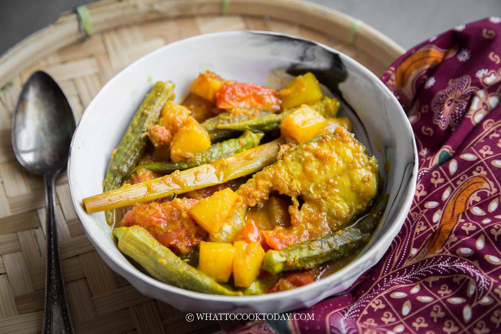 Asam Pedas / Asam Padeh Ikan (Spicy Tamarind Fish Stew)