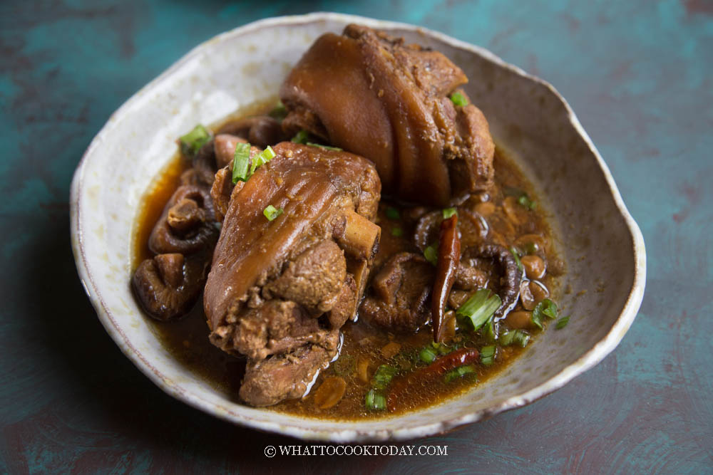 Chinese Braised Pork Hocks with Peanuts (Instant Pot)