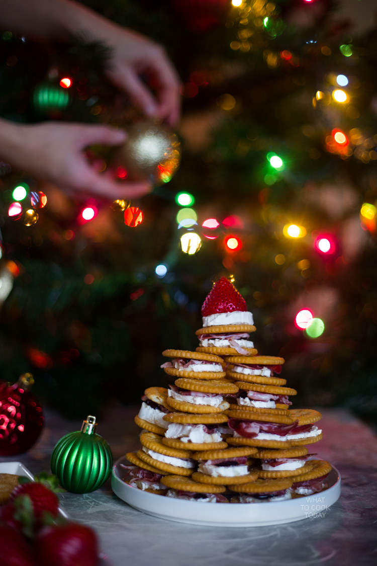Brie prosciutto cranberries RITZ Crackers tree #HolidayRITZ #ad