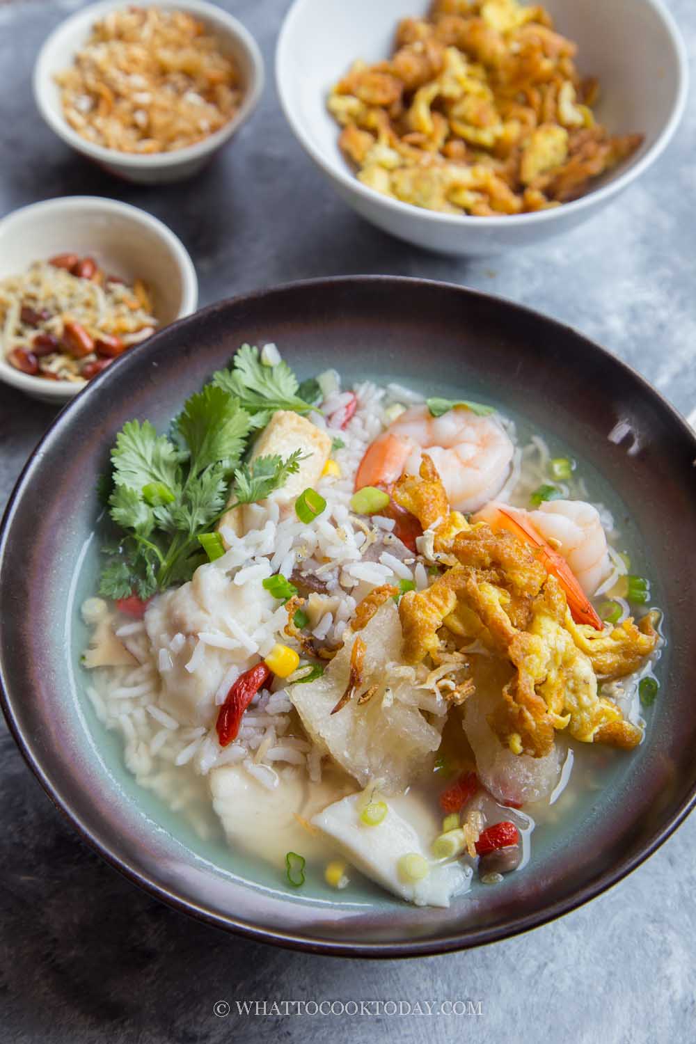 Easy Homemade Seafood Pao Fan (Soup Rice)