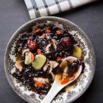 Easy Chinese Dried Seaweed and Pork Soup
